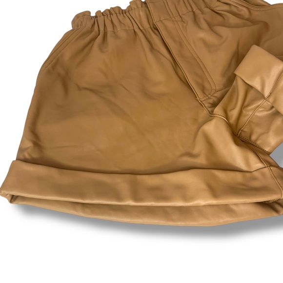 Abercrombie & Fitch Faux Leather Shorts Sz M Elastic Waist Preppy Neutral - Picture 12 of 12